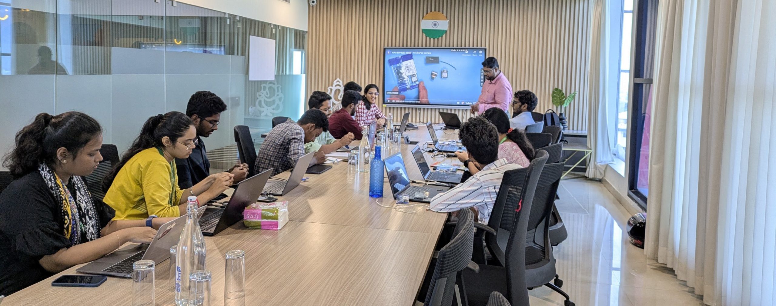 Yapımcıları Güçlendirmek: Seeed Studio, Vizag’da Çığır Açan TinyML Atölyesini (XIAO ESP32S3) Başlatıyor