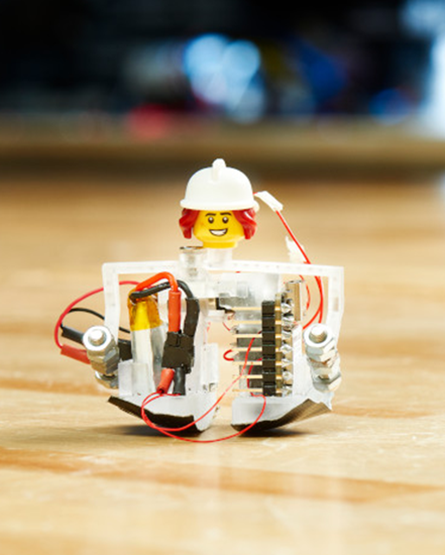 Zippy: Dünyanın En Küçük Güç-Otonom İki Ayaklı Robotu, XIAO nRF52840 ile Güçlendirilmiş