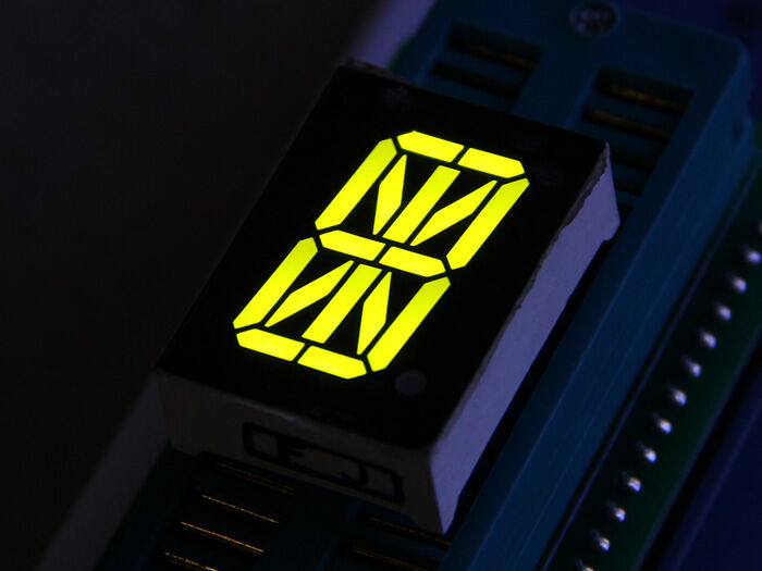 0.8 Inch 16 Segment LED Yellow Green - Common Anode