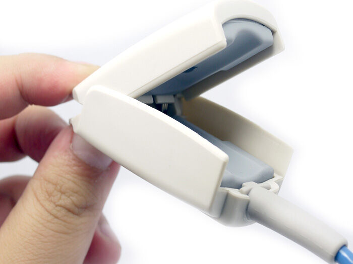 Finger Clip blood oxygen sensor - Image 2