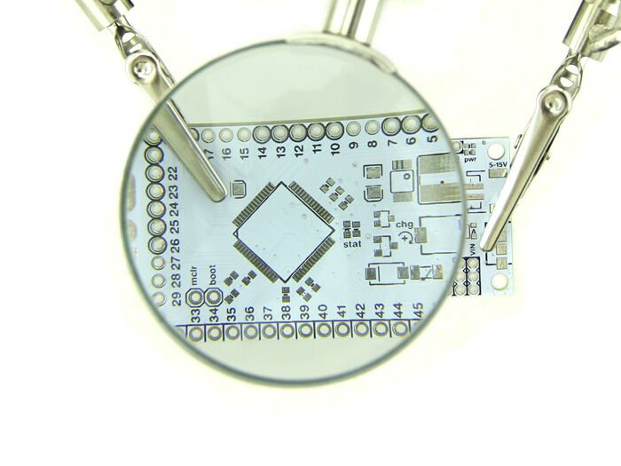 Third-hand Tool With Magnifying Glass - Image 3
