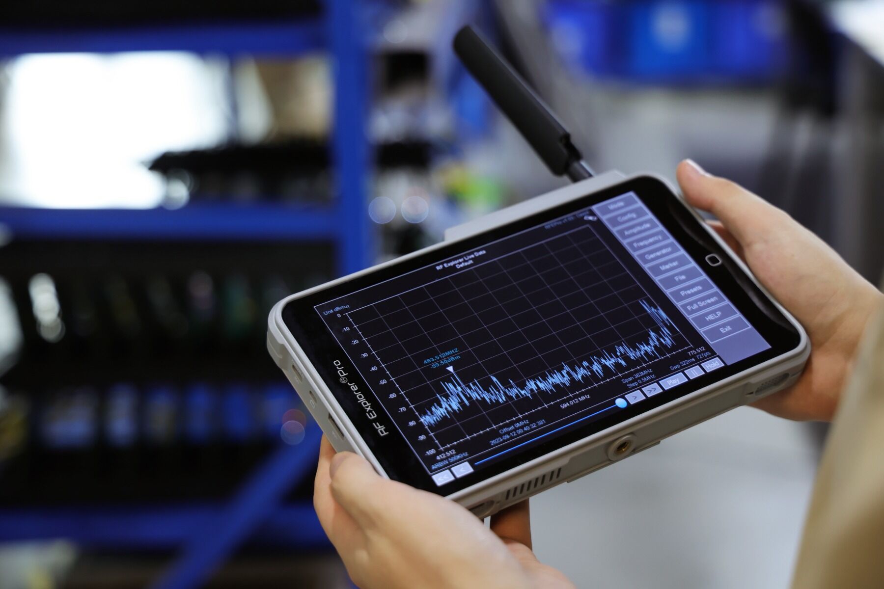 RF Explorer®Pro - Touch Screen Spectrum Analyzer - Image 2