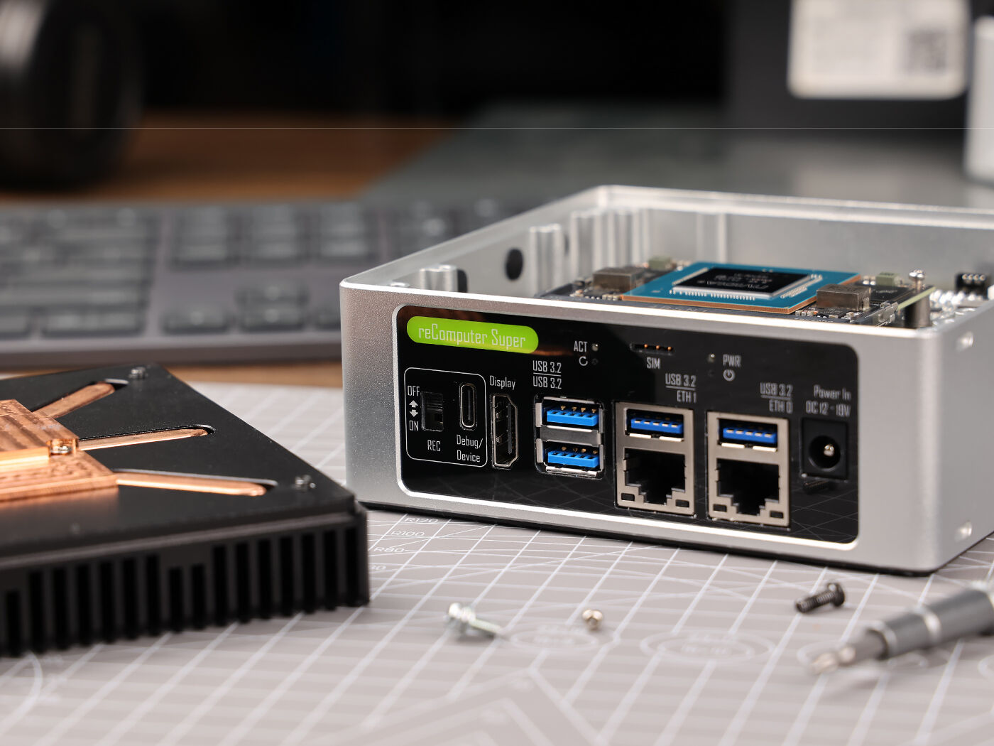 reComputer Super J401 & optional accessories - Image 9