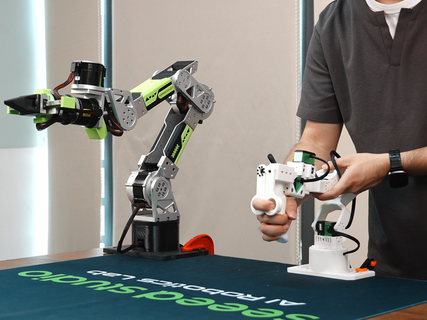 reBot Arm B601-RS Bundle with Jetson Thor - Image 3