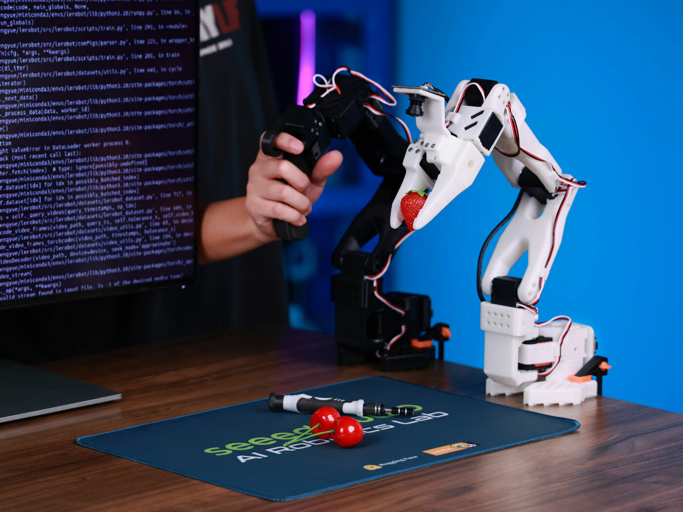 SO-ARM101 Pro Unassembled Bundle